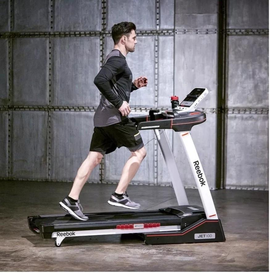 Reebok Jet 100 Series Treadmill, Sports 