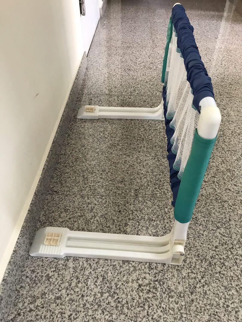 Safety First portable bed rail, Babies & Kids, Baby Nursery & Kids Furniture, Bed Guards on