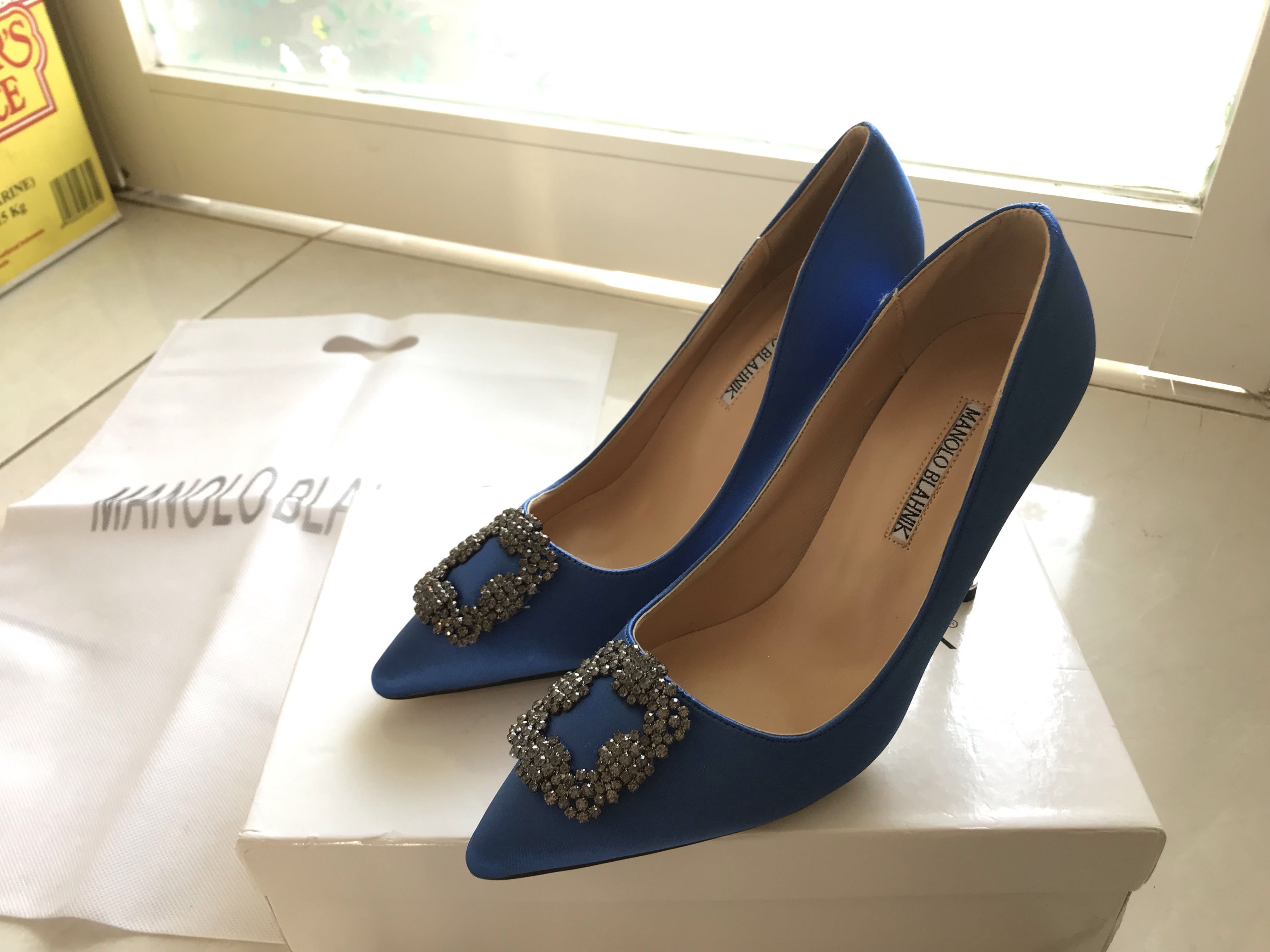 SALE !! Manolo Blahnik Heels Blue 