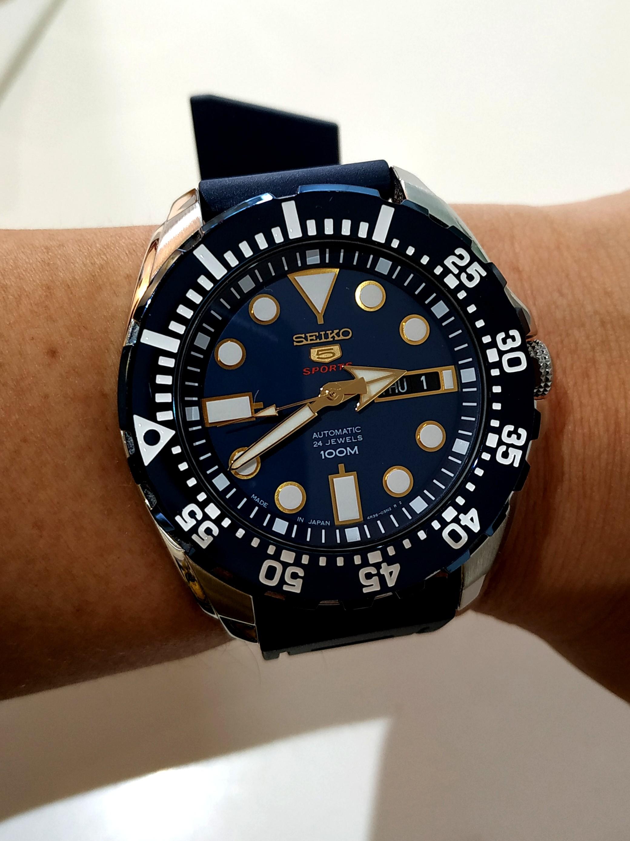 45mm Seiko Divers Blue/Silver Watch (Automatic) Made in Japan., Men's  Fashion, Watches & Accessories, Watches on Carousell