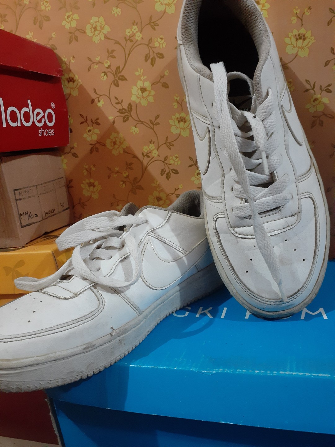 Sepatu Sneakers Nike Putih Sneakers Putih Fesyen Wanita Sepatu Di Carousell