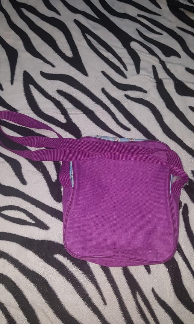 Sling bag for kids (Category: Diaper Bags & Wetbags) located in Caloocan City. Submitted by shinebrightshop (Listing ID 243615075, Image 2). Description: Good as new. Price slightly negotiable Rfs: hindi nagagamit kc medyo marami n bags daughter ko.