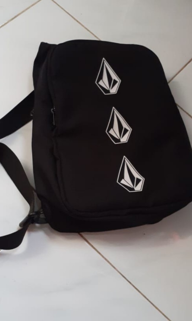 sling bag volcom