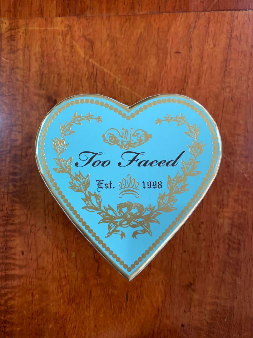 Too Faced Sweethearts Bronzer (Category: Makeup) located in Makati City. Submitted by _stepau (Listing ID 242702991, Image 1). Description: Too Faced Sweethearts Bronzer Bought last October 2018 from a Sephora store in San Francisco, USA for $30 plus sales tax. Only used 2-3 times. Item has been declared opened and used, thus buyer’s discretion is advised. Please note prior to committing to purchasing the item. RFS: too much makeup.