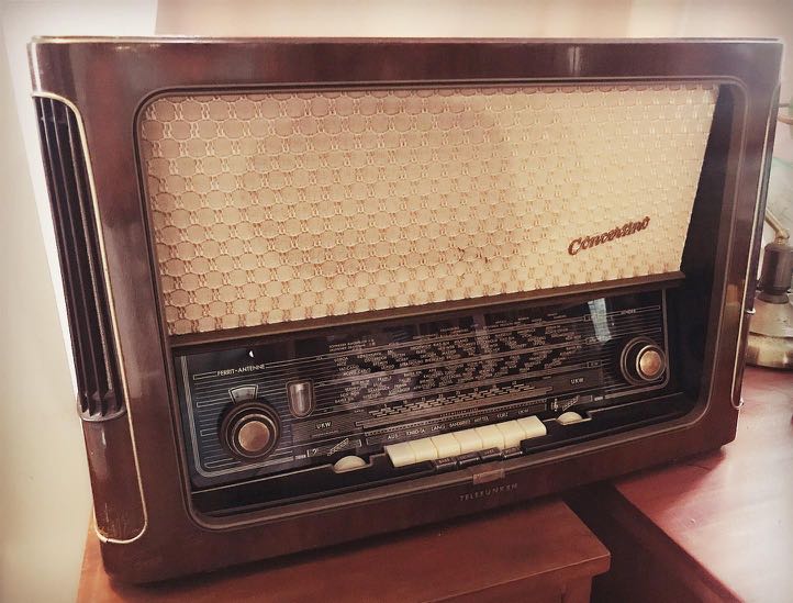 Vintage 1957 Telefunken Radio, Hobbies & Toys, Memorabilia ...