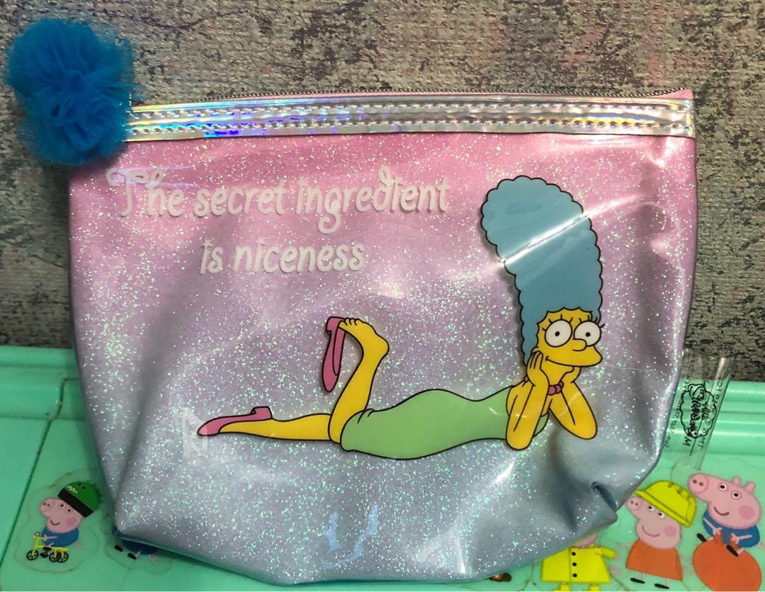 全新阿森一族Marge The Simpsons 媽媽化妝袋, 女裝, 手袋及銀包, 長銀包- Carousell