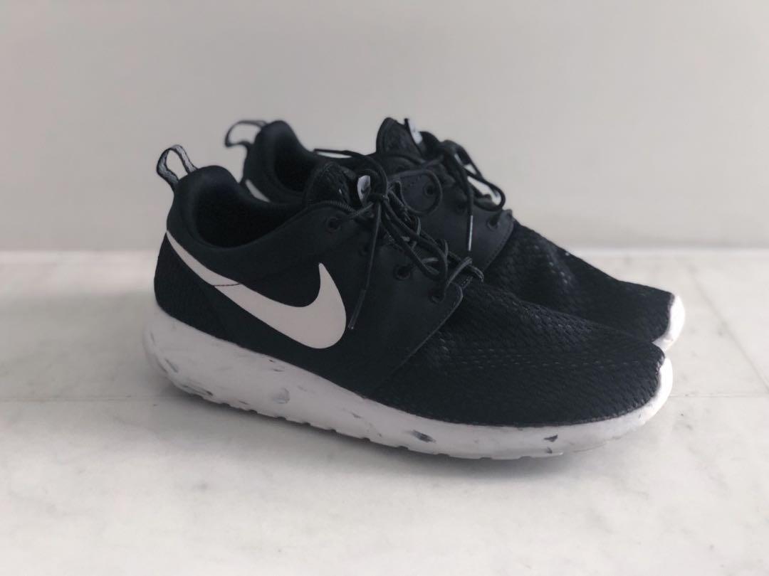 authentic roshe run