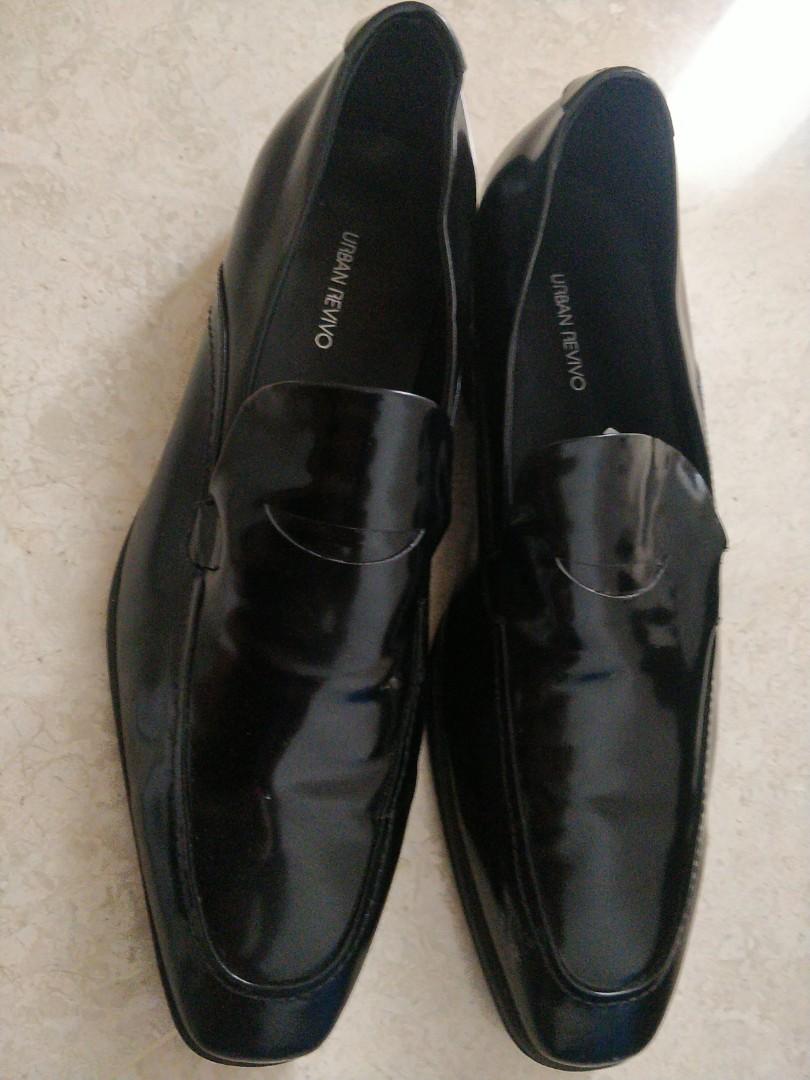 formal shoes glossy