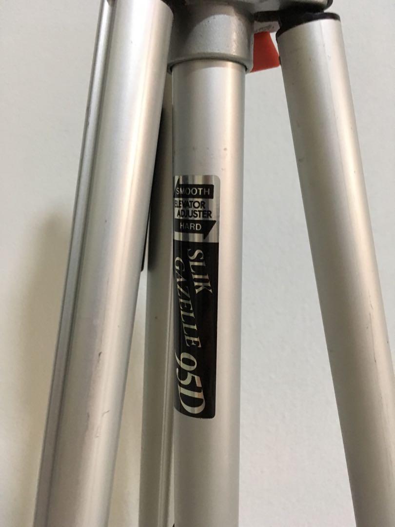 Camera Tripod (Category: Tripods & Monopods) located in Singapore. Submitted by chrispycgq (Listing ID 243777428, Image 3). Description: SLIK Tripod Gazelle 95D .