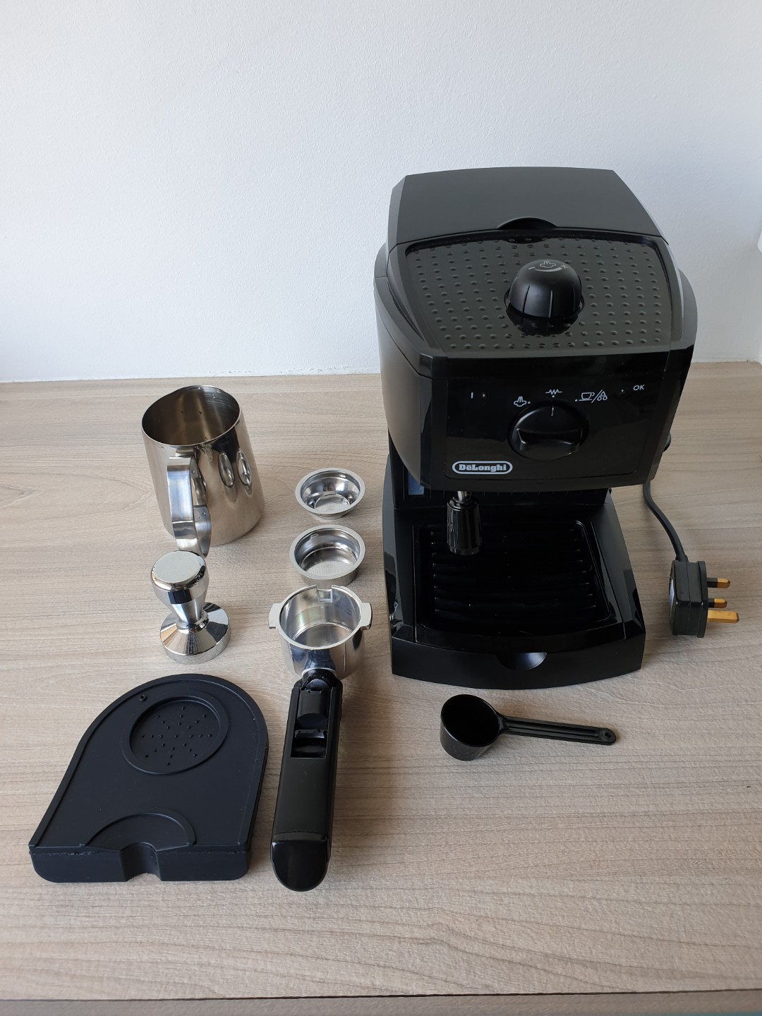 CAFETERA EXPRESS DELONGHI EC146 de DELONGHI ELECTROD.ES en Cafeteras…