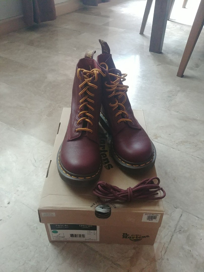 dr martens 146 pascal virginia cherry red