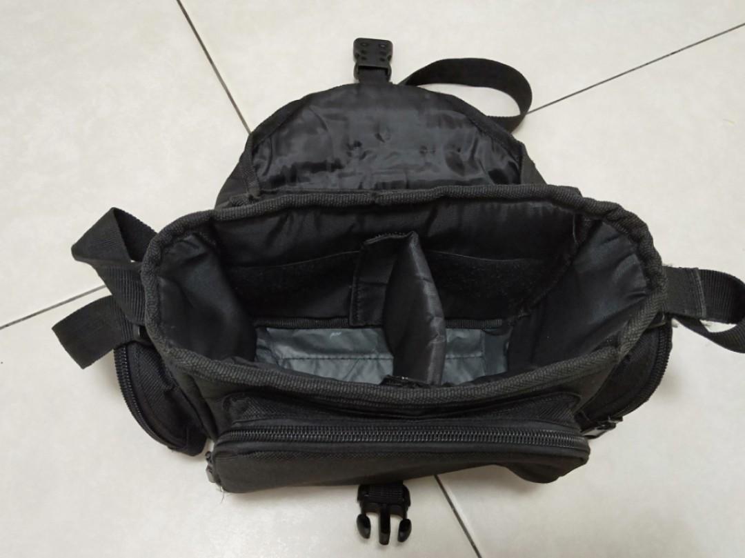 Functional camera bag (Category: Sling Bags) located in Singapore. Submitted by bk177 (Listing ID 243732742, Image 2). Description: Camera bag. Just washed. Comes with a removable partition..