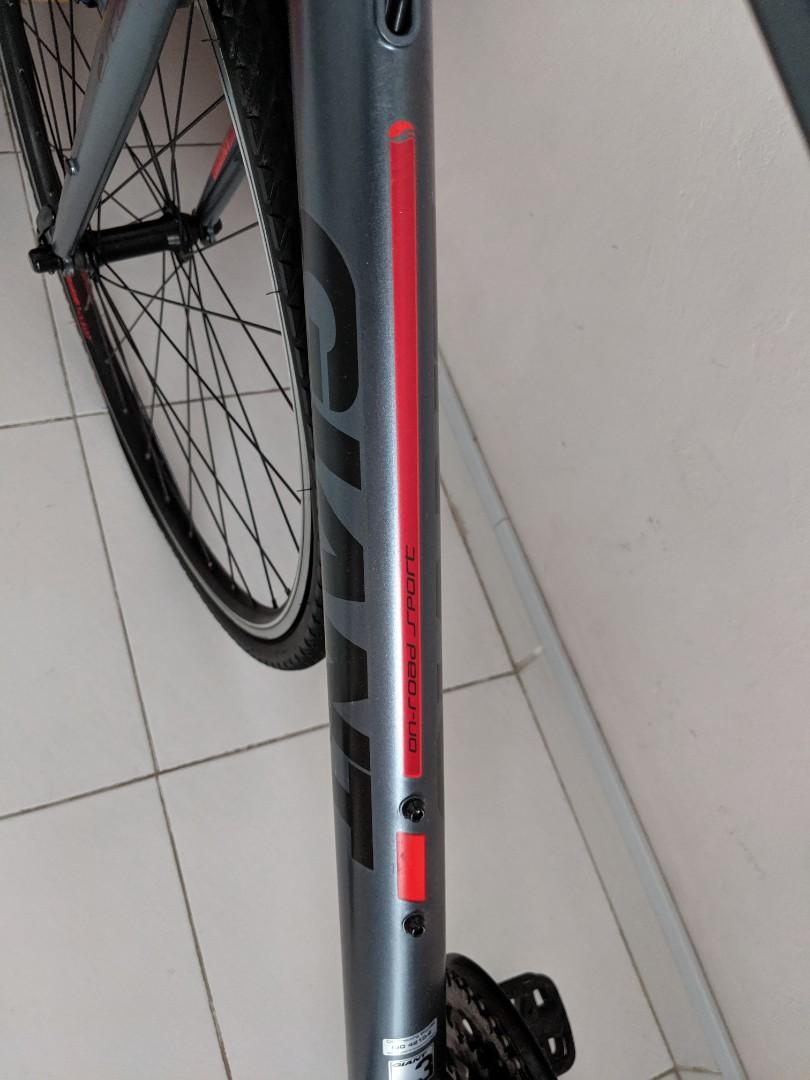 Giant Escape 3 2016 Charcoal Red Size L
