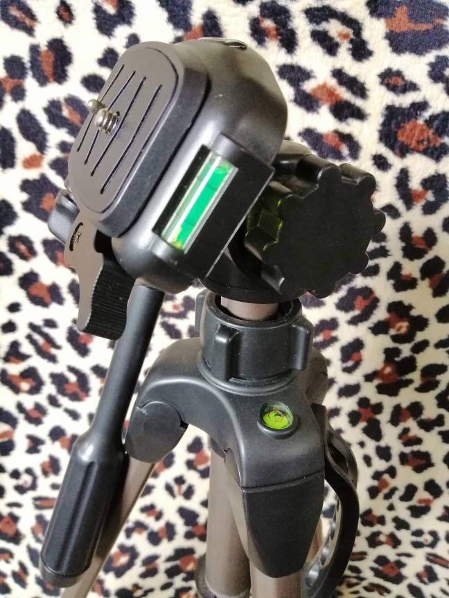 Hama Star 61 Tripod, Photography, Photography Accessories, Tripods &  Monopods On Carousell