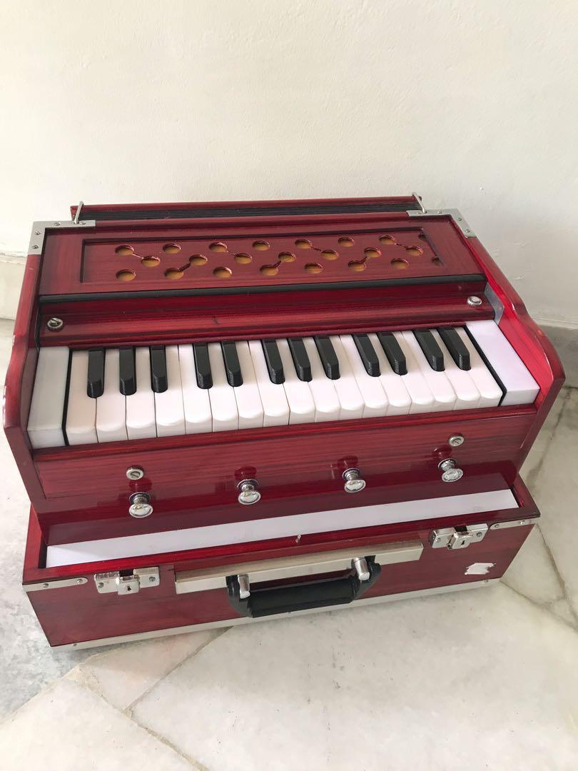 Harmonium Peti Waja classical Indian keyboard musical instrument