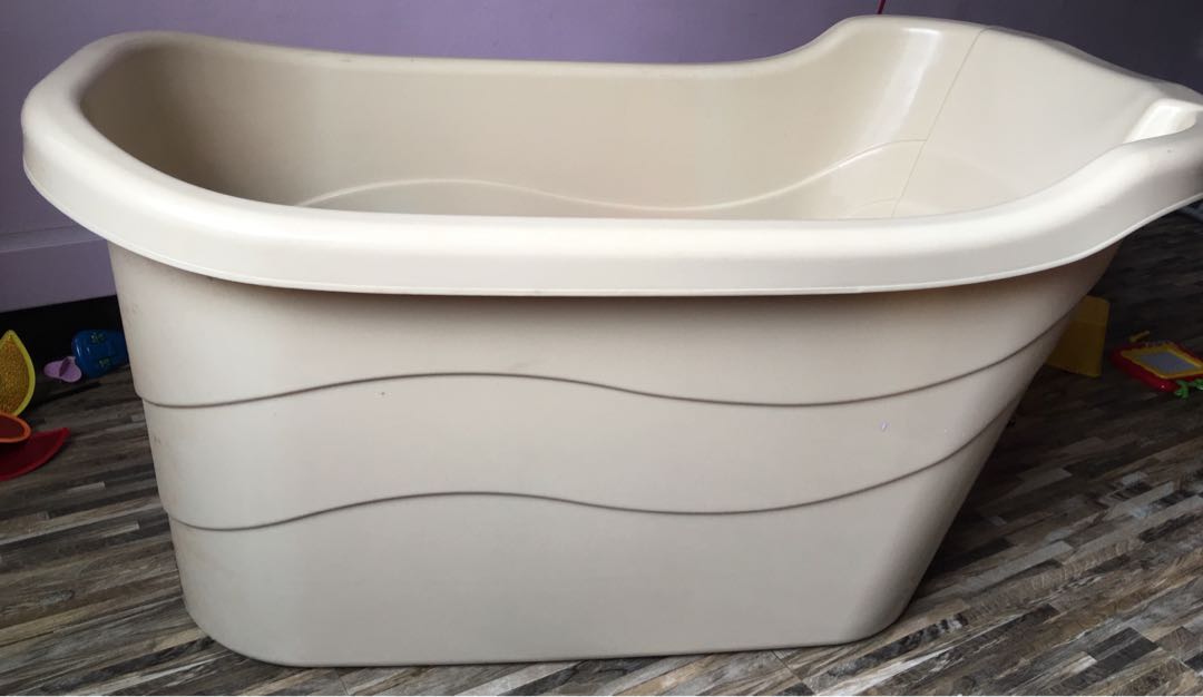 Hdb portable bath tub, Babies & Kids, Bathing & Changing, Other Baby