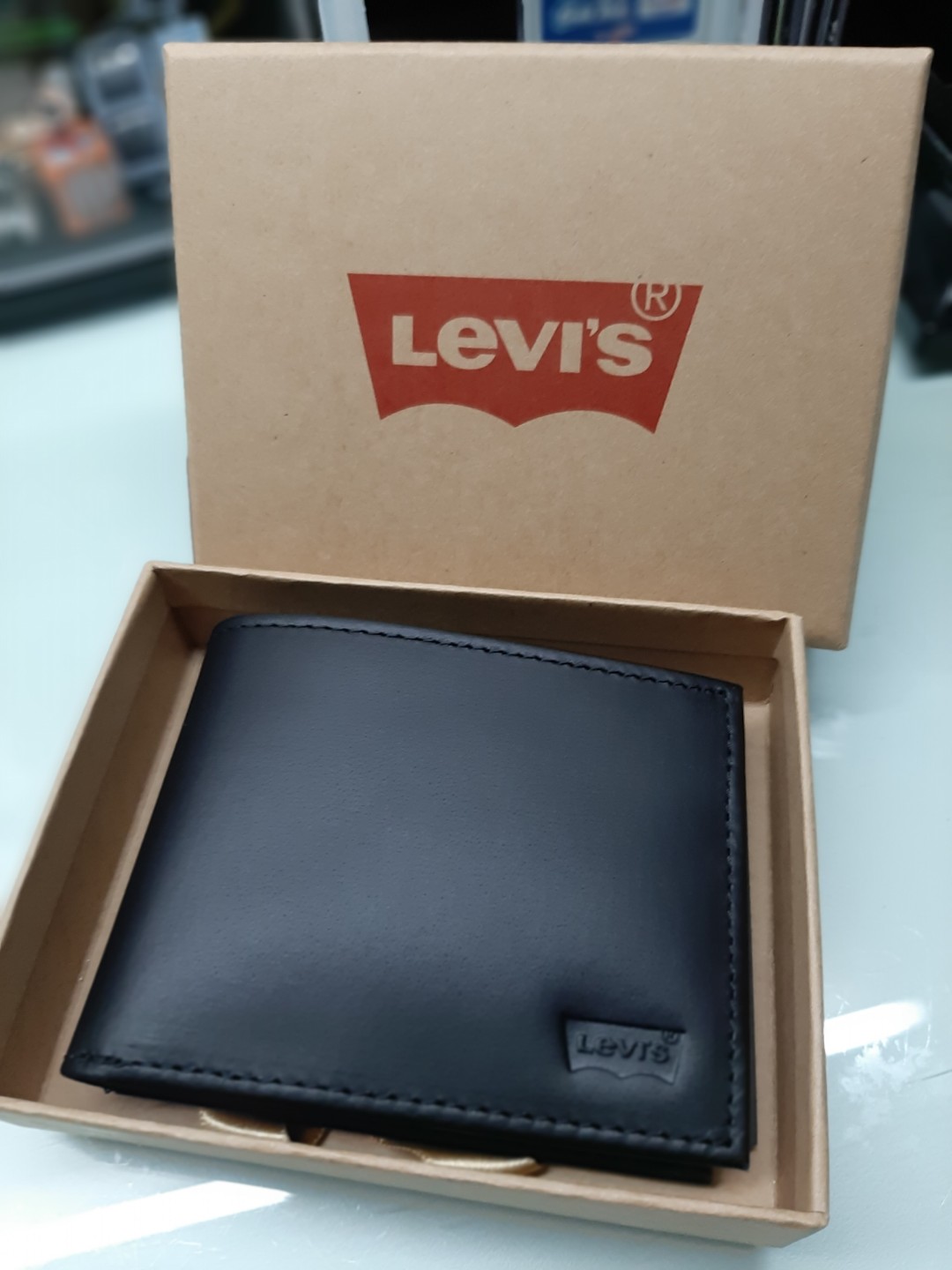 Levis Wallet, Men's Fashion, Watches & Accessories, Wallets & Card Holders  on Carousell