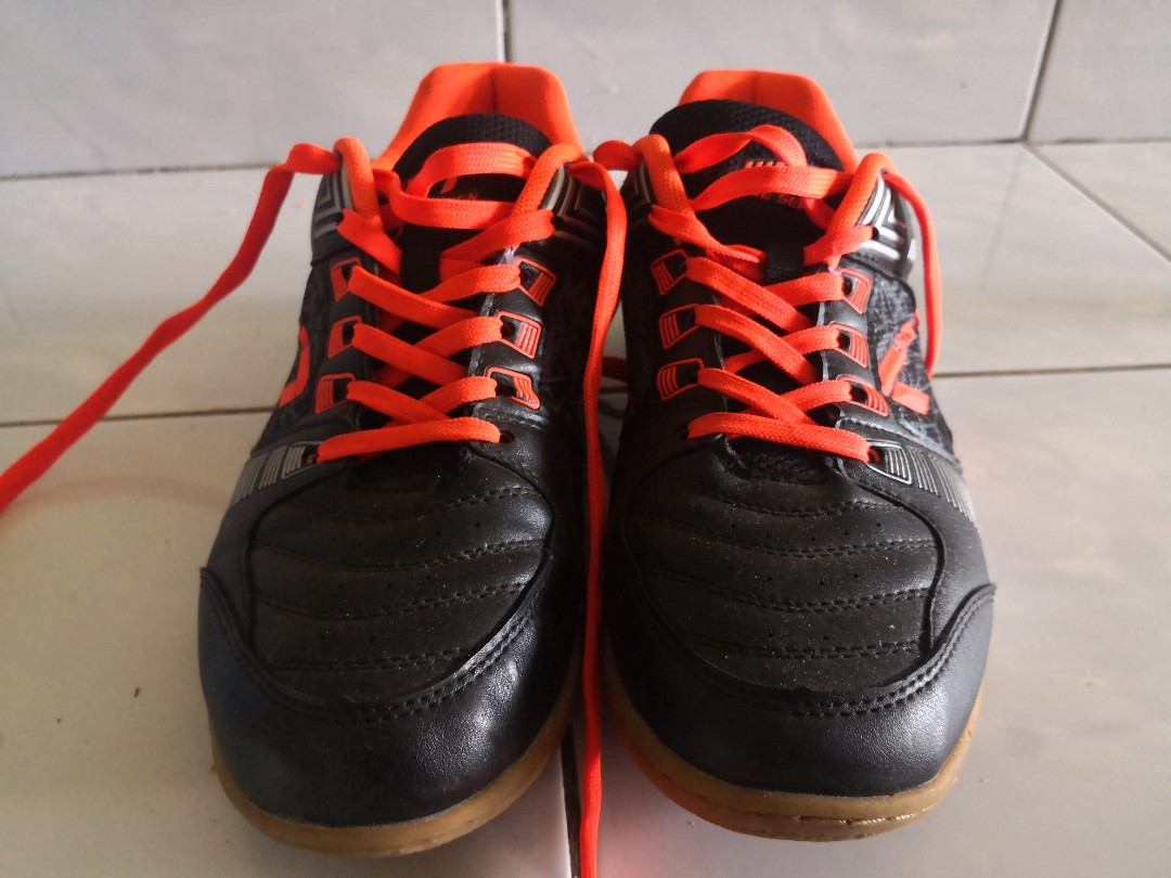 Line 7 Futsal Shoe, Sports, Athletic 