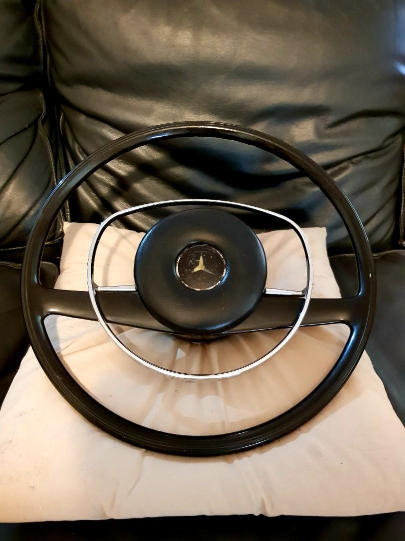 W114 steering deals wheel