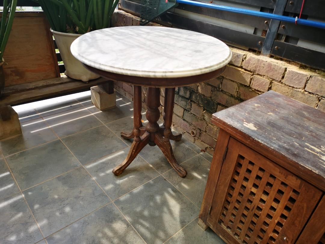 Old Fashioned Coffee Tables : 16 Old Trunks Turned Coffee Tables That Bring Extra Storage And Character - Old tin tea or coffee pot on wooden table.