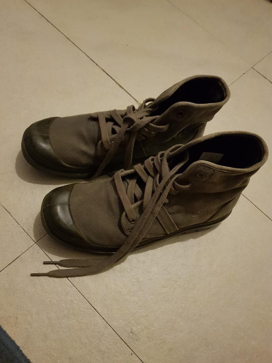 palladium boots megamall