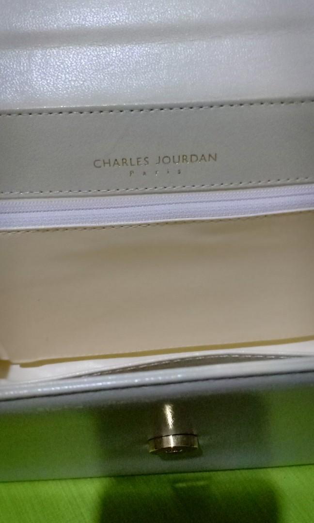 Preloved charles jourdan handbag (Category: Beach Bags) located in San Juan City. Submitted by stufforless (Listing ID 243662470, Image 3). Description: Preloved bag minimal signs of usage.