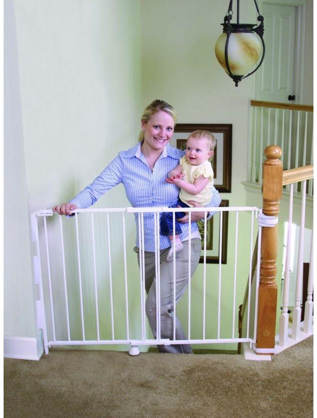 banister mount baby gate