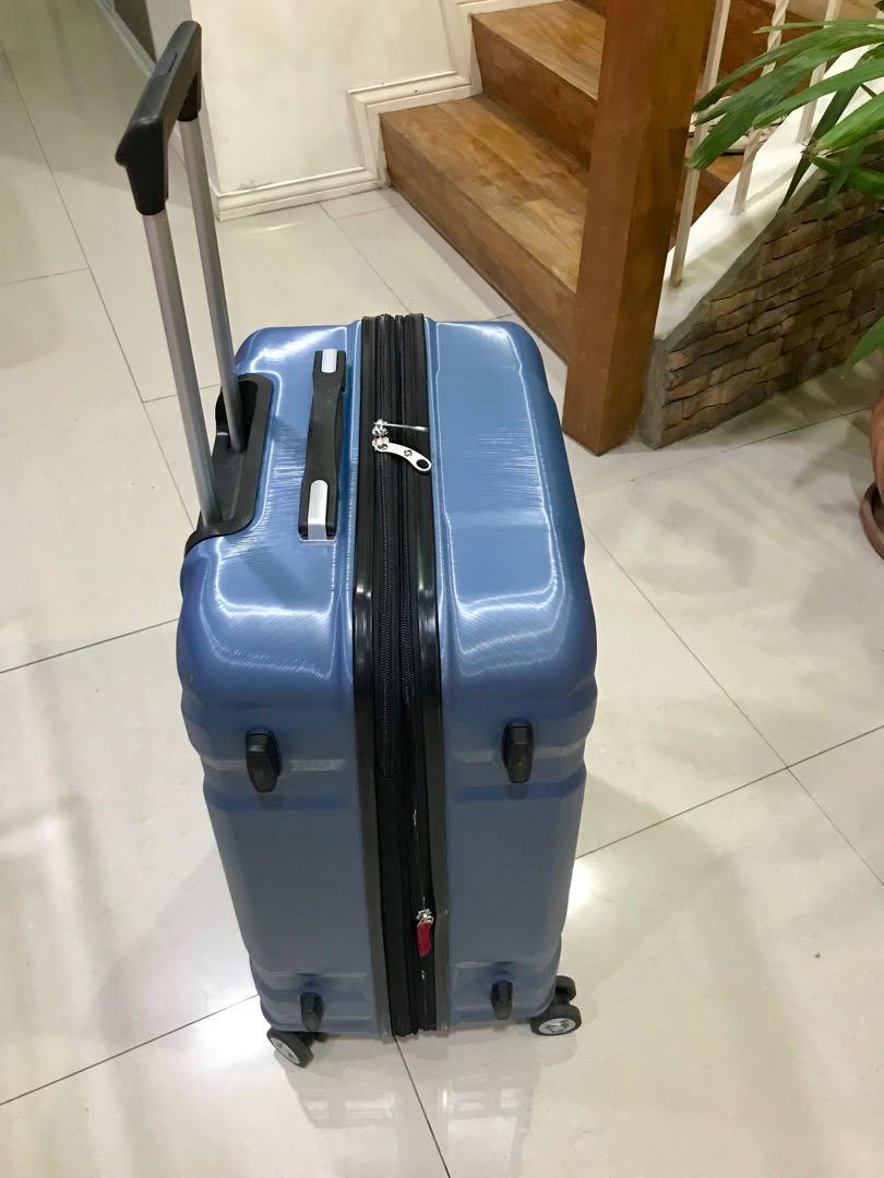 Samsonite 24” Riverside DLX spinner luggage, Hobbies & Toys, Travel