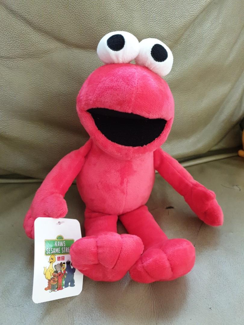 uniqlo elmo soft toy