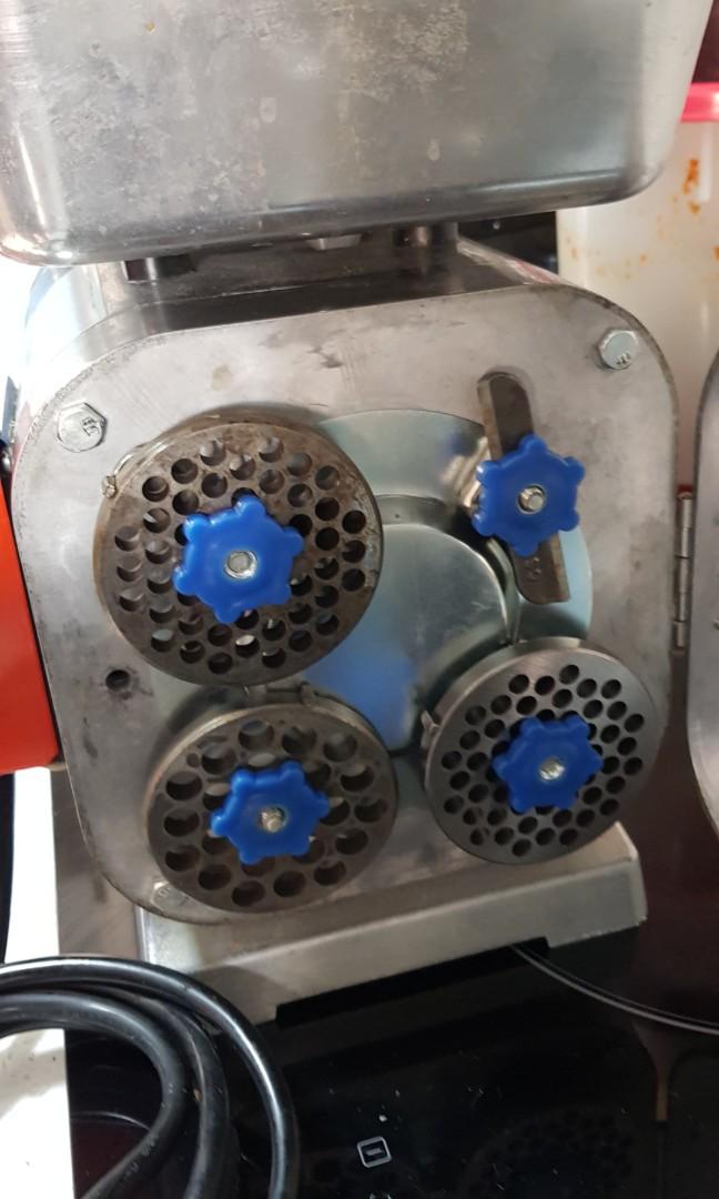 Tasin Taiwan commercial meat Mincer grinder, TV & Home Appliances