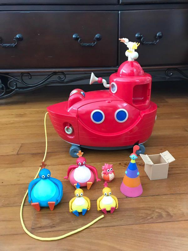 Twirlywoos big red boat activity toy best sale