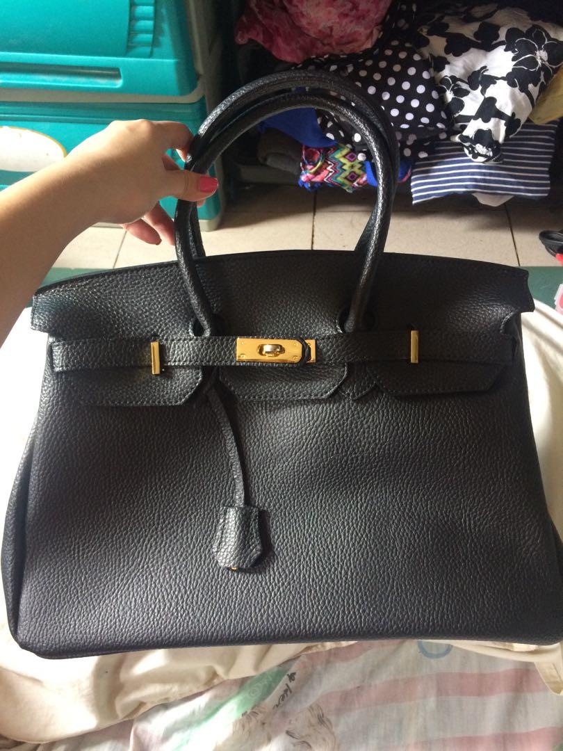 Vera pelle authen (Category: Luxury Bags & Wallets) located in San Juan City. Submitted by ywkly (Listing ID 243720303, Image 1). Description: Genuine leather authen hermes inspired vera pelle Used 2x .
