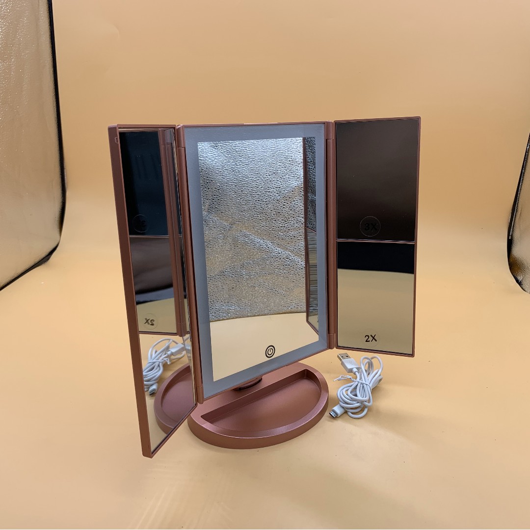 Weily lighted store makeup mirror