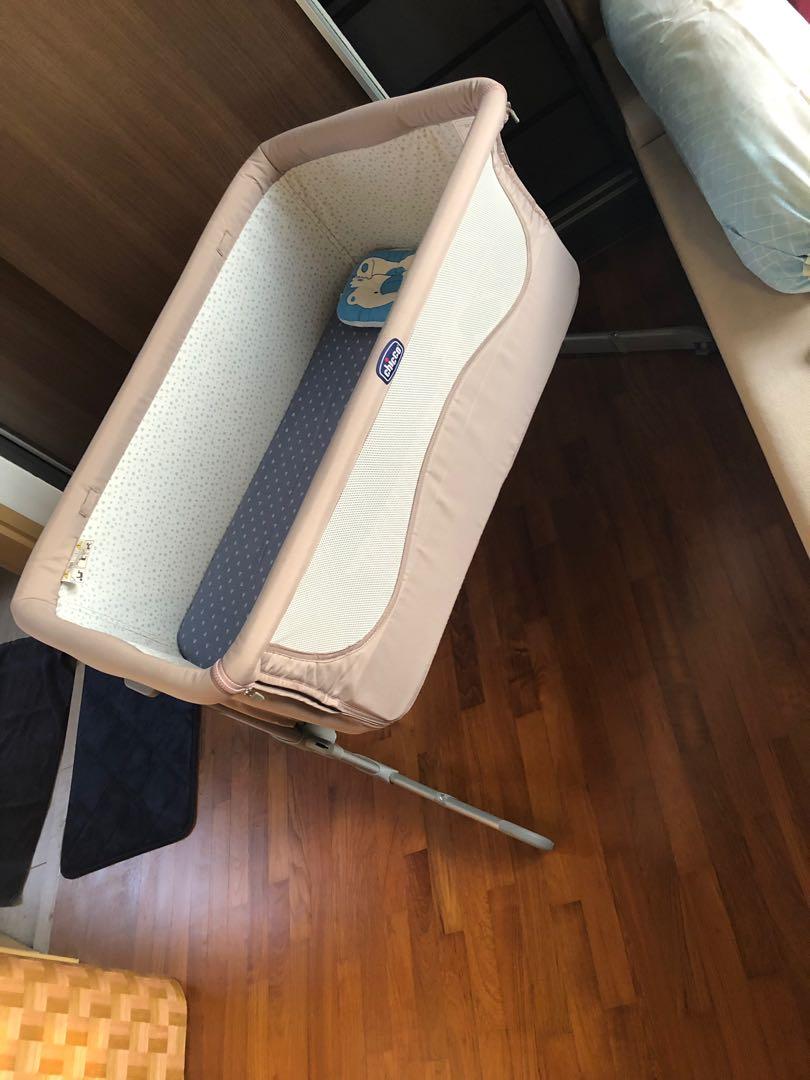 chicco baby bedside crib
