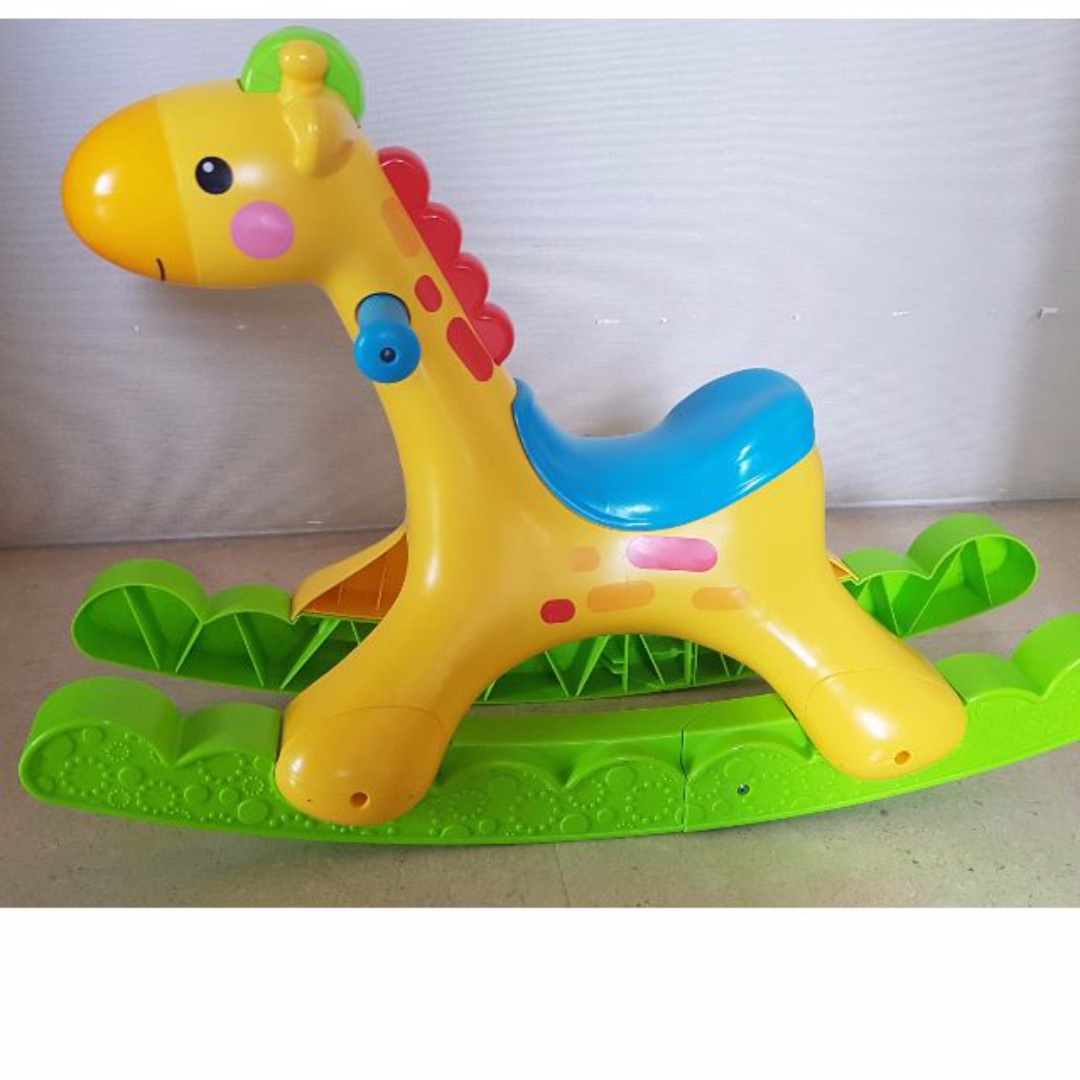 Fisher Price Rockin Tunes Giraffe Condition 9 10 like new