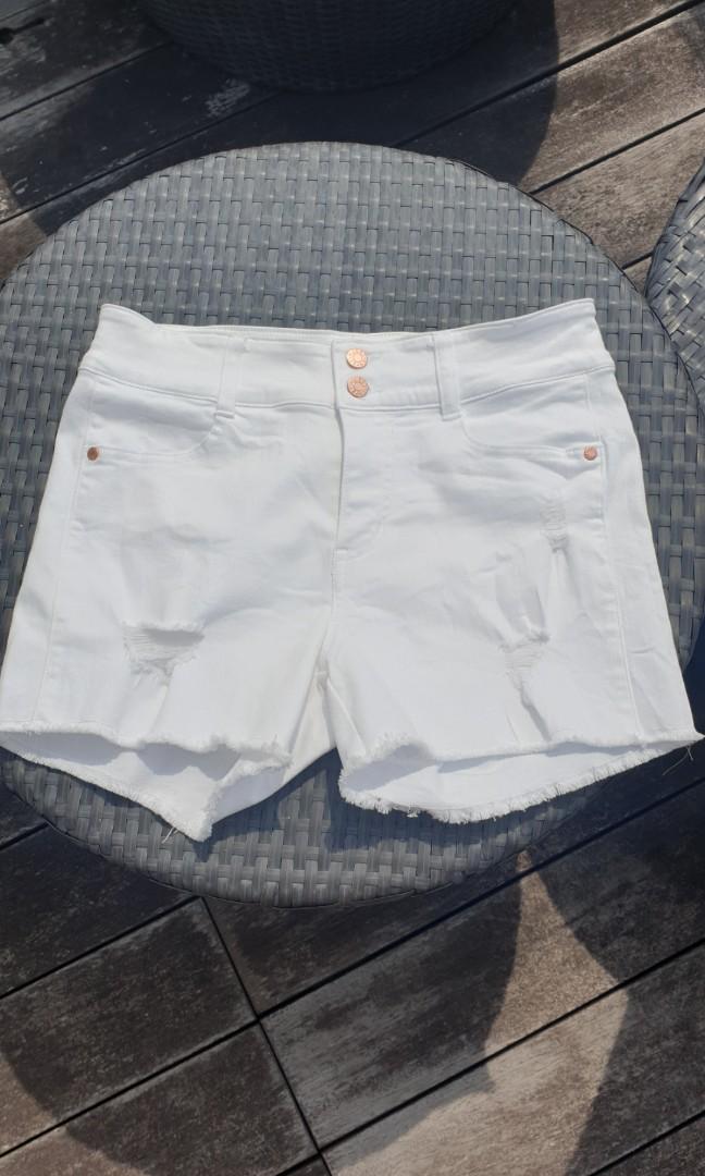 guess white shorts
