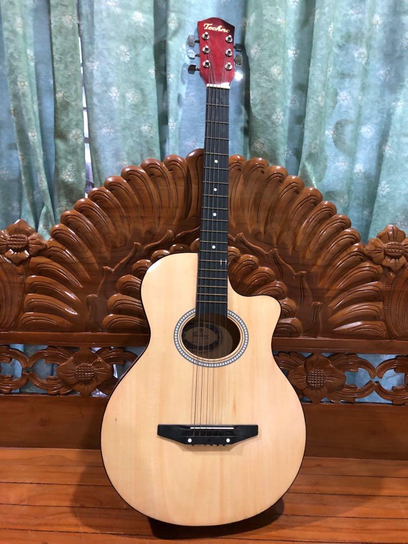 Techno store guitar brand