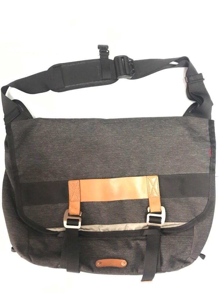 Levi's commuter messenger bag deals