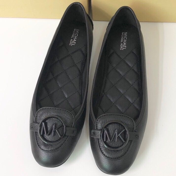 Mk black flat shoes deals