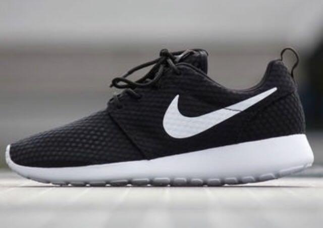 nike roshe cost