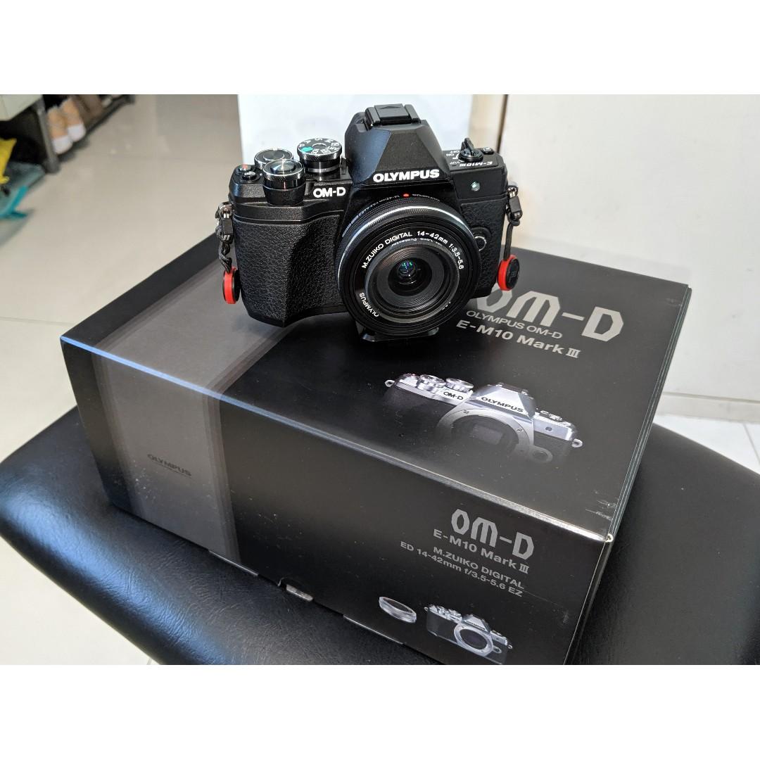 Olympus OMD EM10 Mark III with 1442mm EZ lens (black color), Photography, Cameras on Carousell