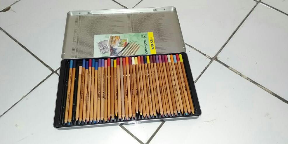 Pensil Warna Lyra 72 Books Stationery Stationery On Carousell