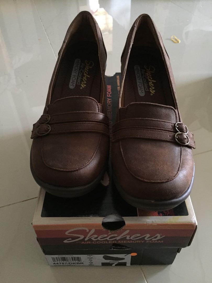 Skechers shoes Women s Fashion Footwear Sneakers on Carousell
