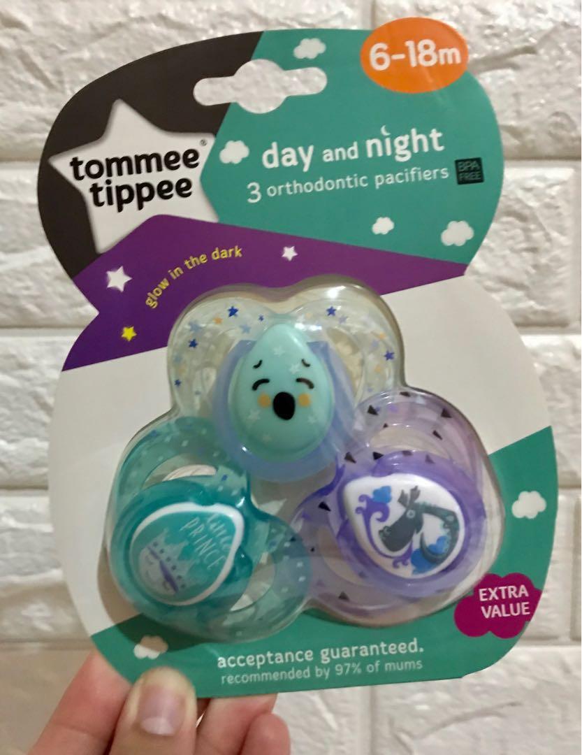 tommee tippee day and night pacifier