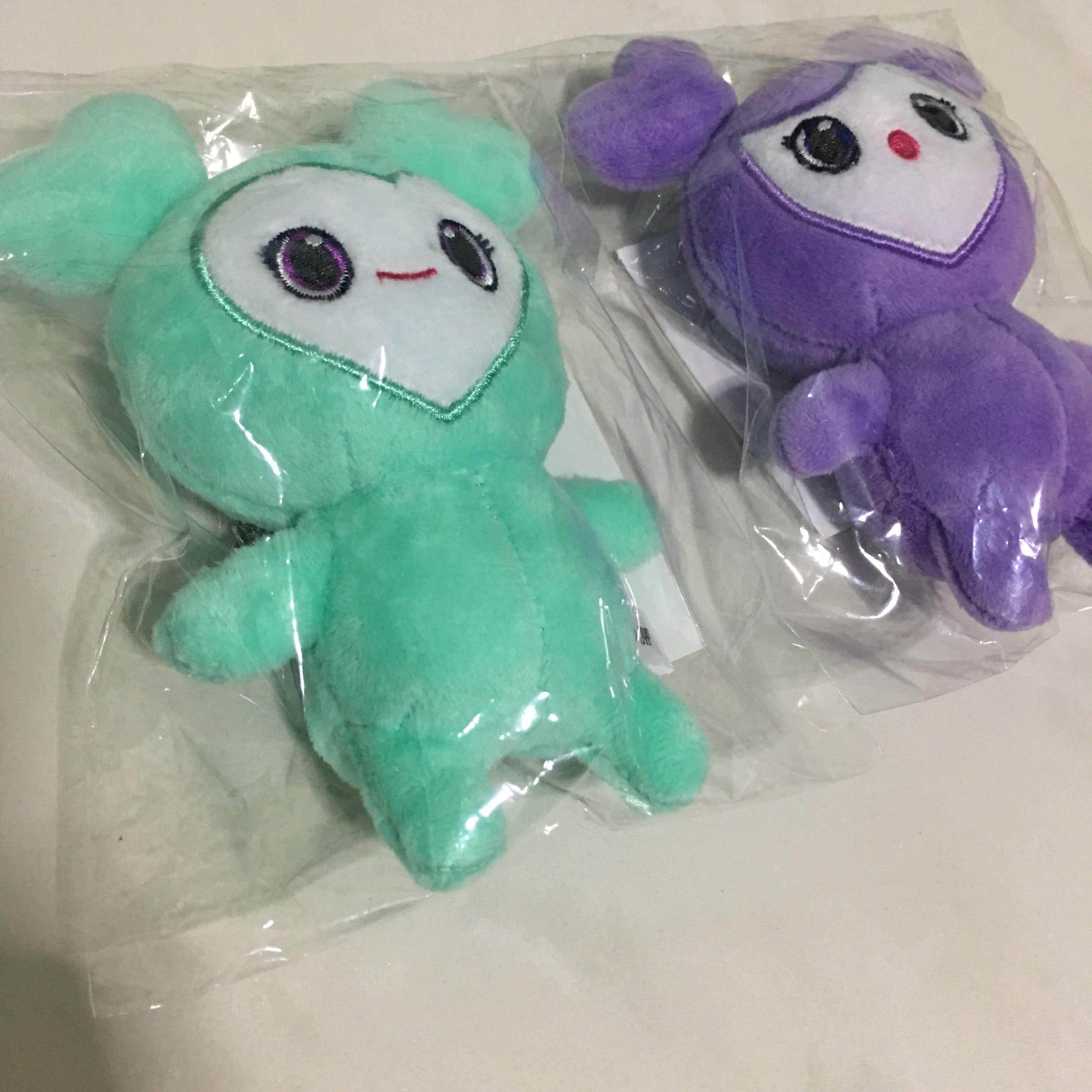 Twice Sana Mina Lovely Bag Charm Hobbies Toys Memorabilia Collectibles K Wave On Carousell