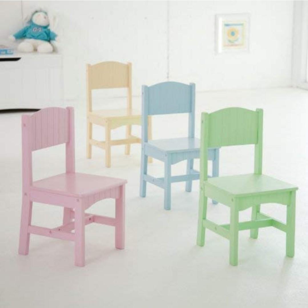 Kidkraft nantucket table & hot sale 4 pastel chairs