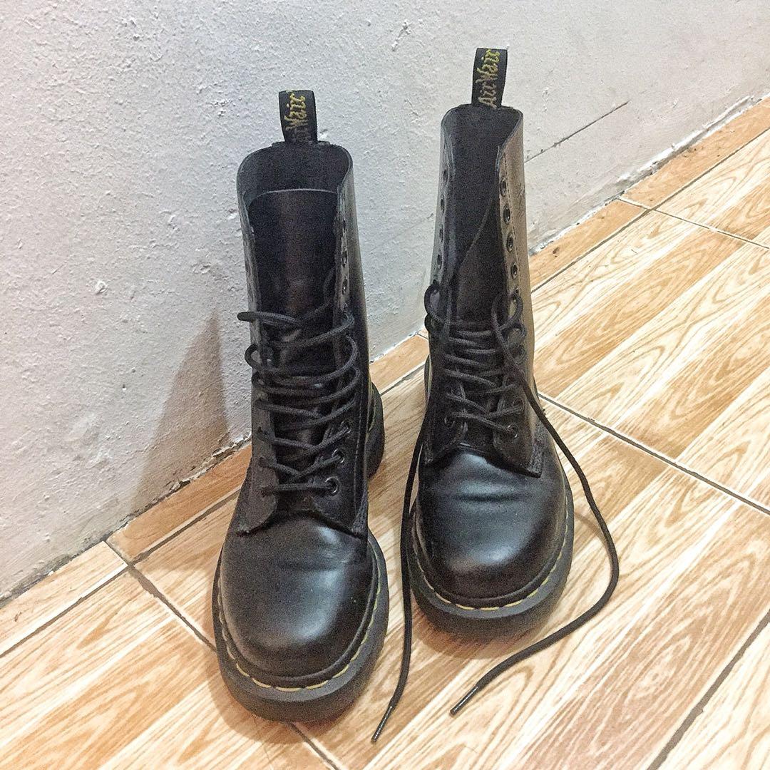 Doc Martens 10Holes, Women's Fashion, Footwear, Boots on Carousell