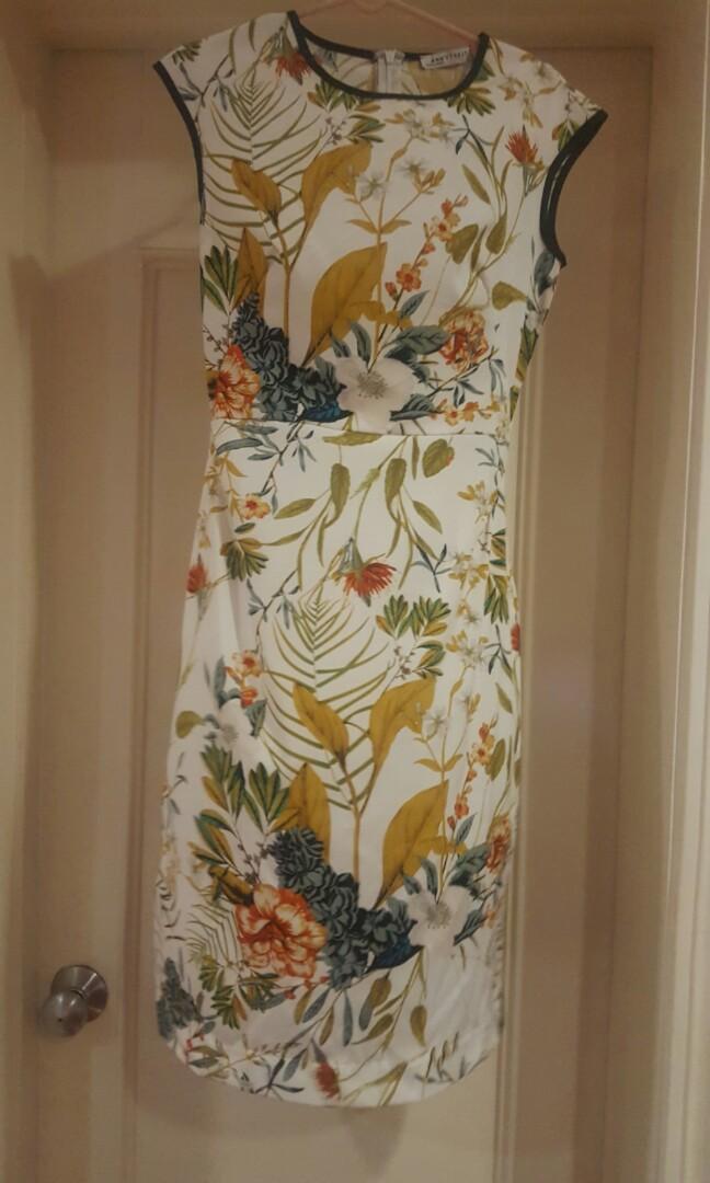 Dress classy silk like fabric (Category: Dresses) located in Makati City. Submitted by tk288 (Listing ID 244014047, Image 1). Description: very chic and nice silk like fabric. nice fit. knee length dress perfect for cocktail parties or office small. shipping care of buyer.