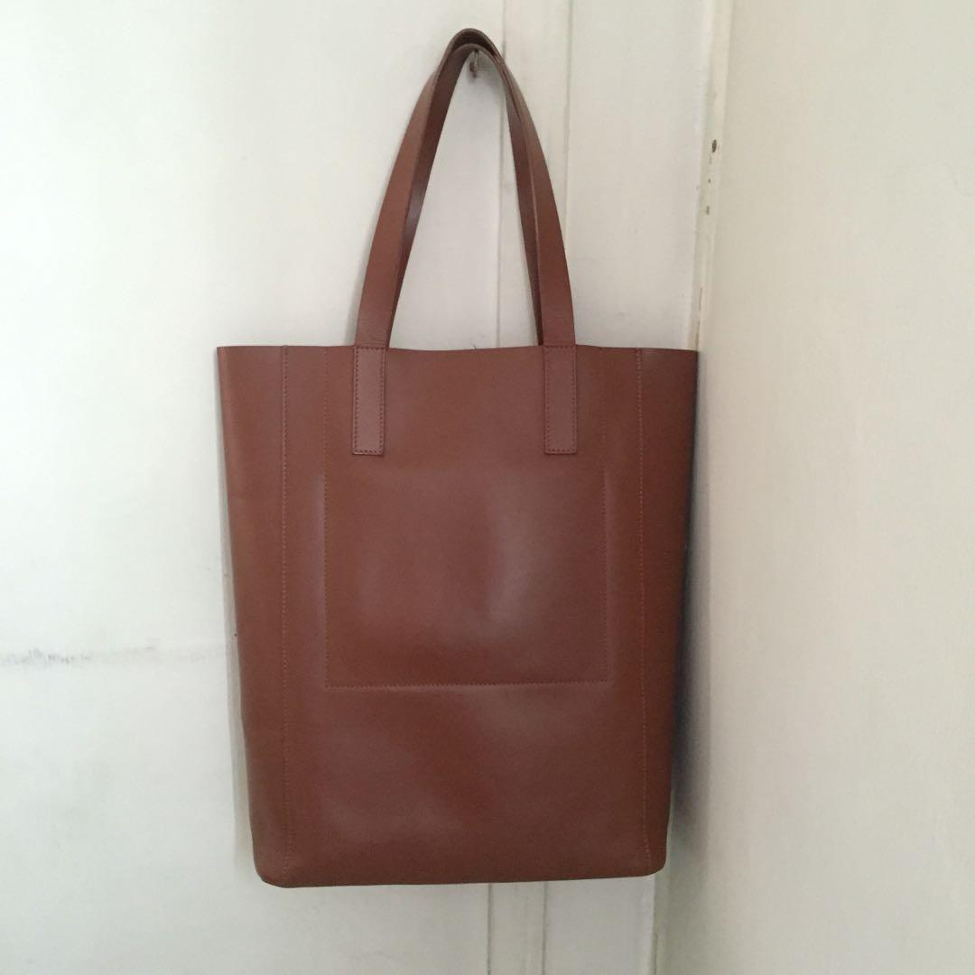 Everlane Day Magazine Tote in Cognac