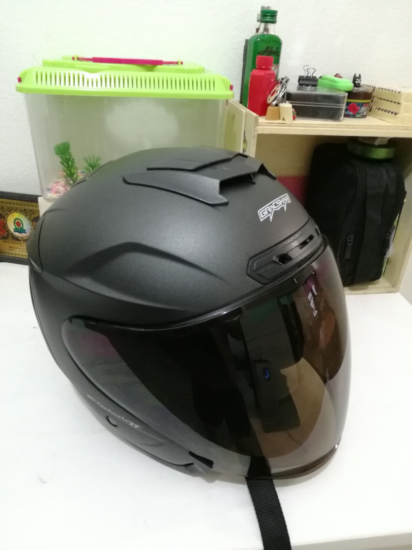 Helmet Gracshaw Gaizer Motorbikes on Carousell